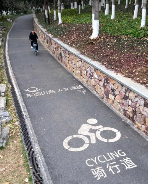 武漢休閑好去處：東湖綠道驛站與漢口里商業(yè)街的魅力體驗(yàn)