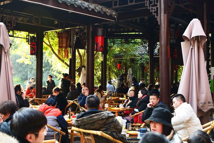 武漢養(yǎng)生好去處：茶館品茗體驗(yàn)悠閑生活與健康之道